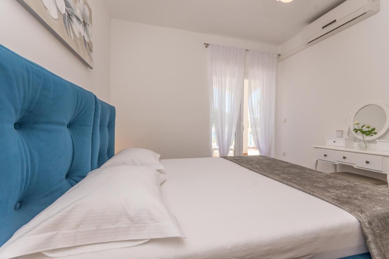 Apartmani Bonaca - 10M To The Sea Grebastica Exterior photo