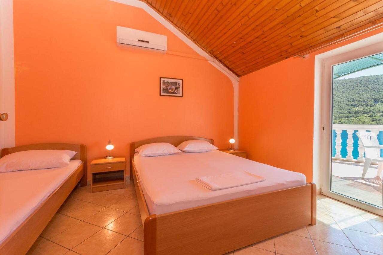 Apartmani Bonaca - 10M To The Sea Grebastica Exterior photo